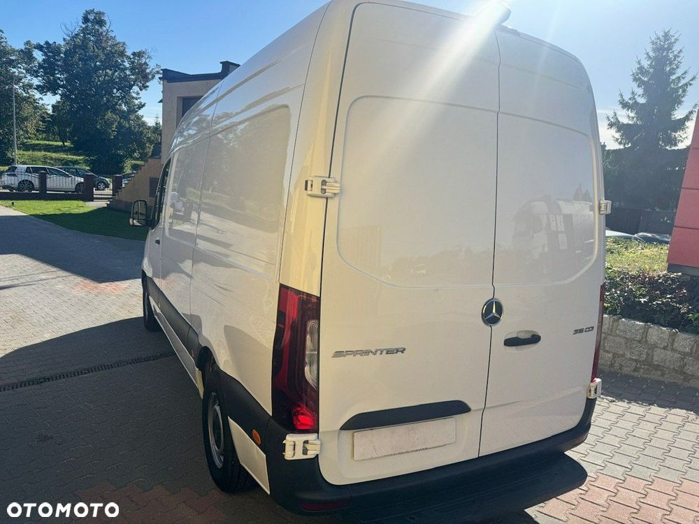 Mercedes-Benz Sprinter - 5