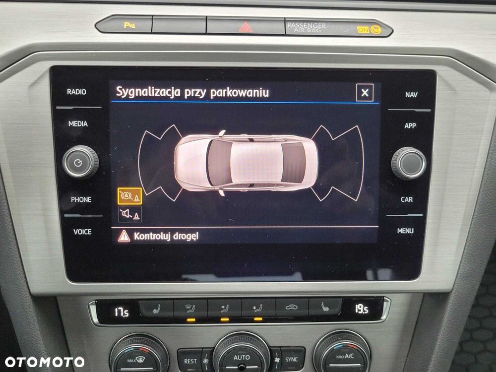 Volkswagen Passat - 9