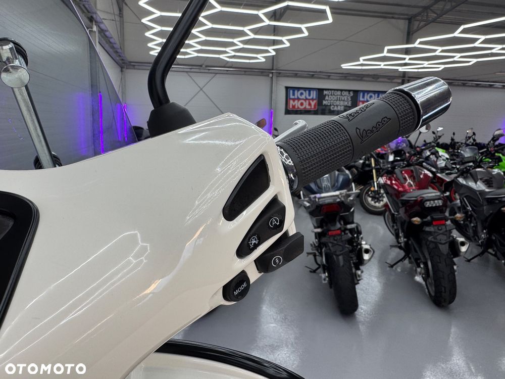 Piaggio Vespa - 16