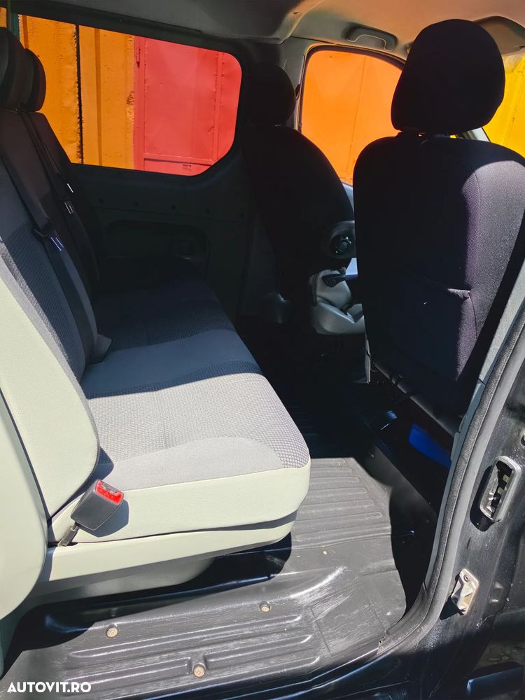 Opel Vivaro - 8