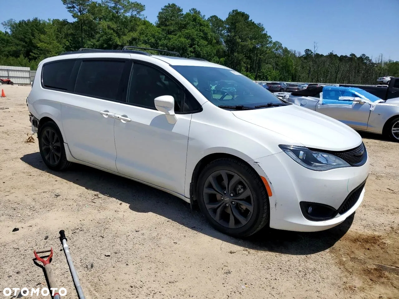 Chrysler Pacifica - 5