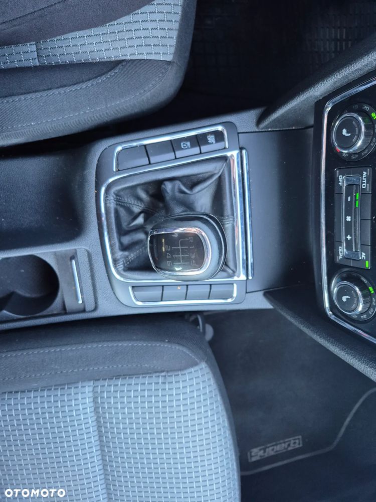 Skoda Superb 2.0 TDI PD Elegance - 17