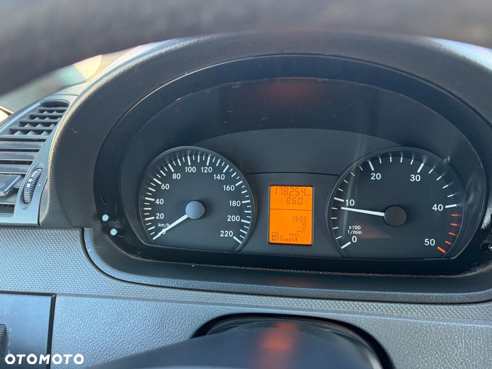 Mercedes-Benz Vito - 9