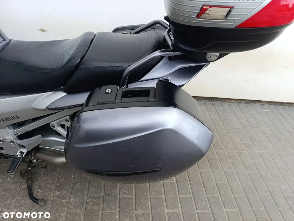 Yamaha FJR - 17