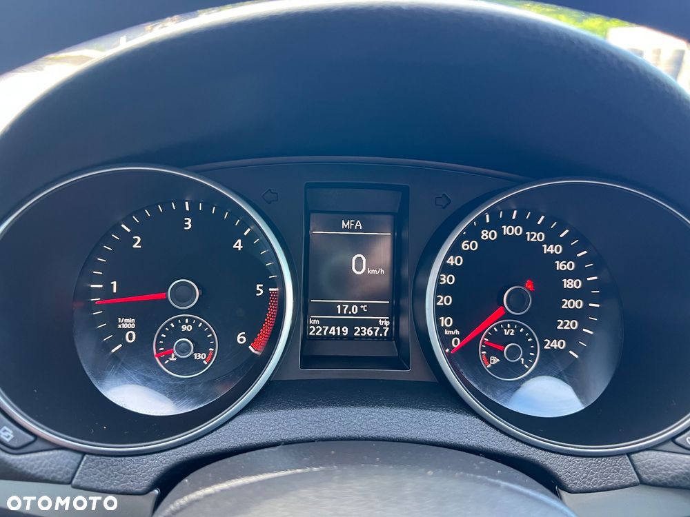Volkswagen Golf 1.6 TDI DPF BlueMotion - 13