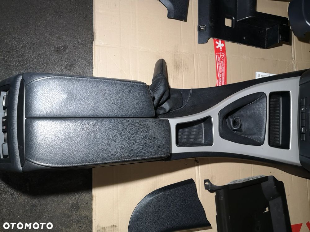 BMW E90 E91 DESKA KOKPIT KONSOLA ORYGINAŁ PULPIT - 11