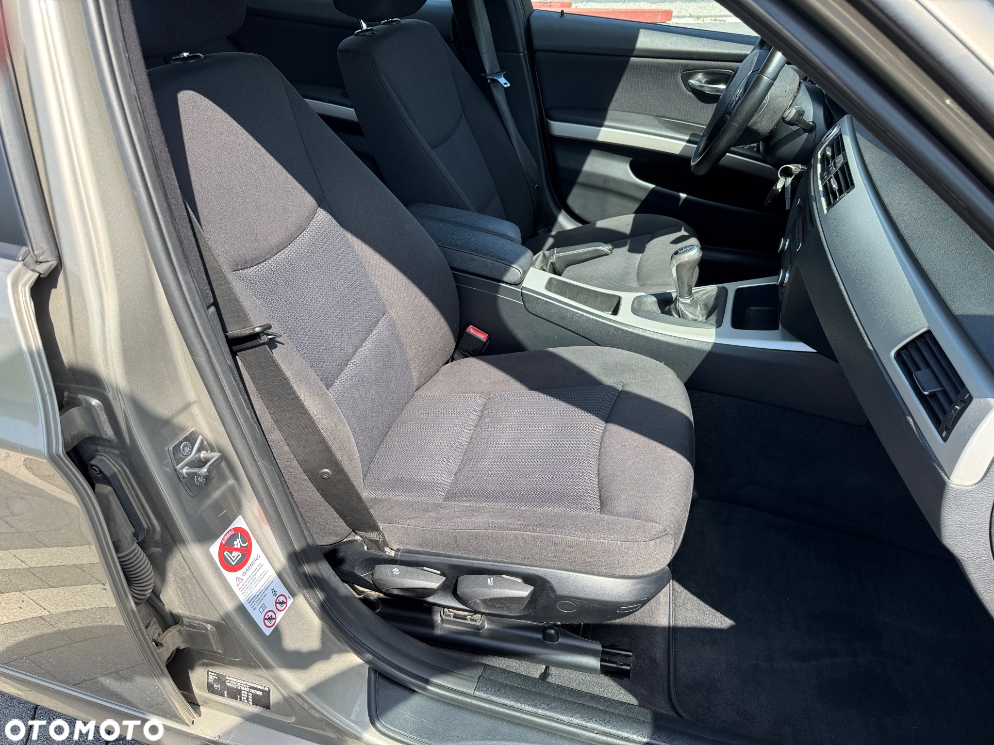 BMW Seria 3 318d DPF Touring Edition Exclusive - 30