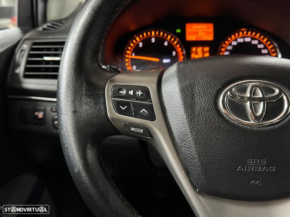 Toyota Avensis SW 2.0 D-4D Exclusive +Pele+GPS - 22