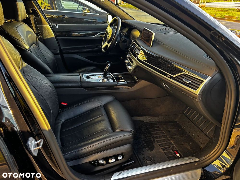 BMW Seria 7 740i - 15