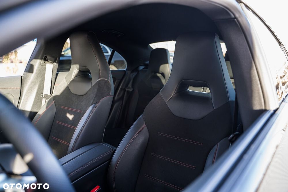 Mercedes-Benz CLA - 13
