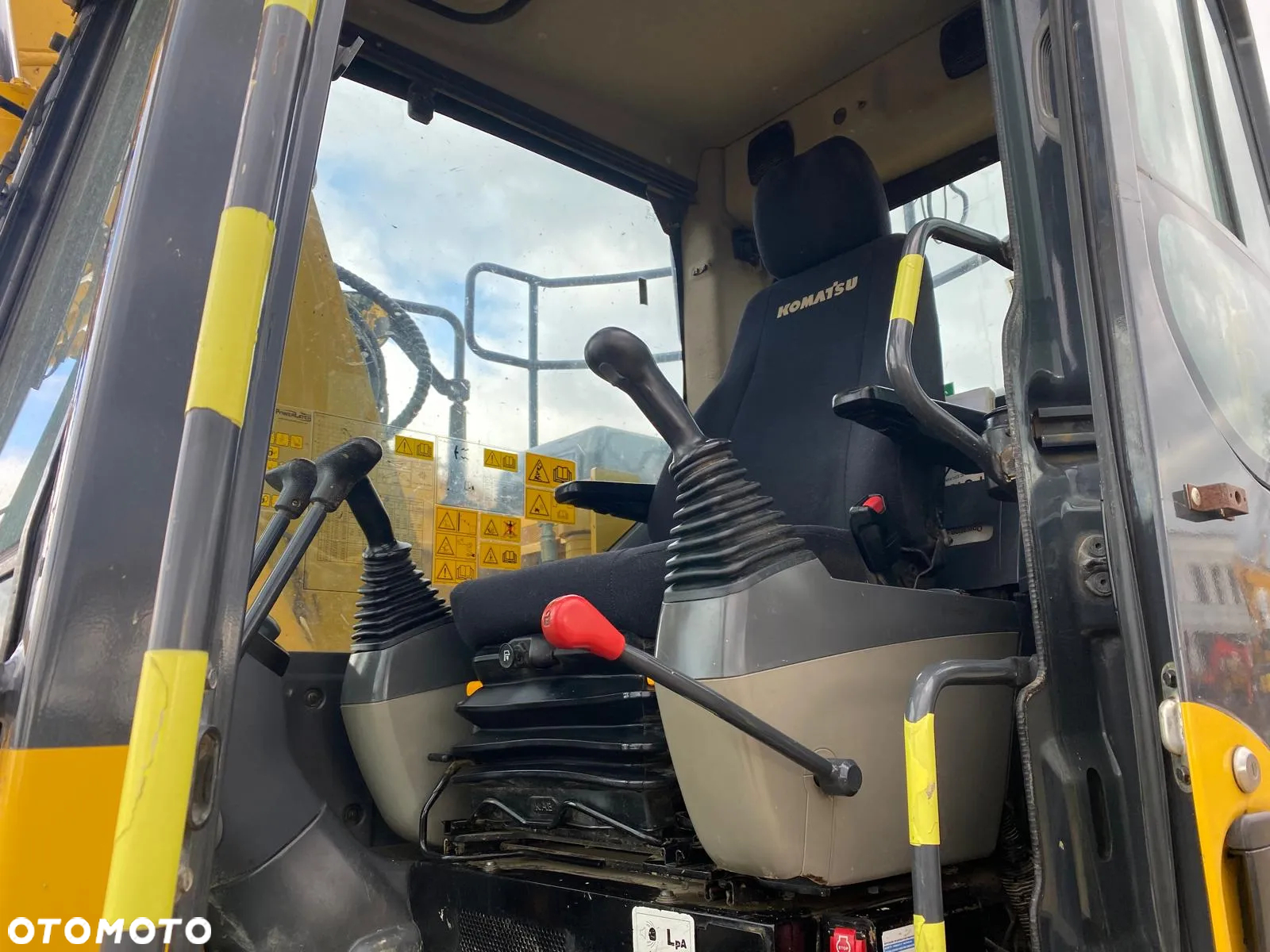 Komatsu PC138 - 5