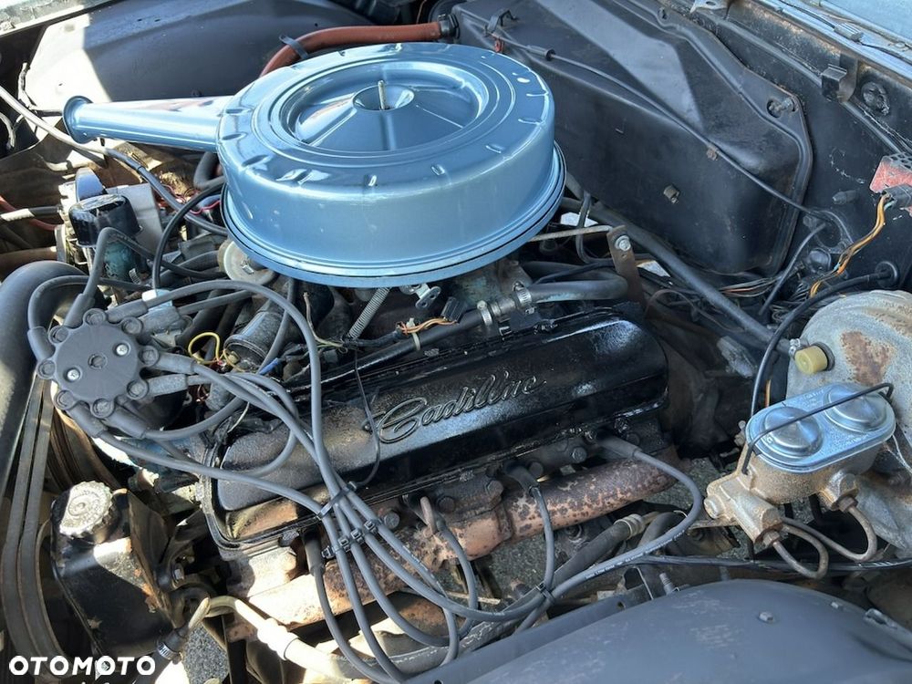 Cadillac Deville - 16