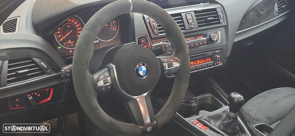 BMW 118 d Pack M - 32