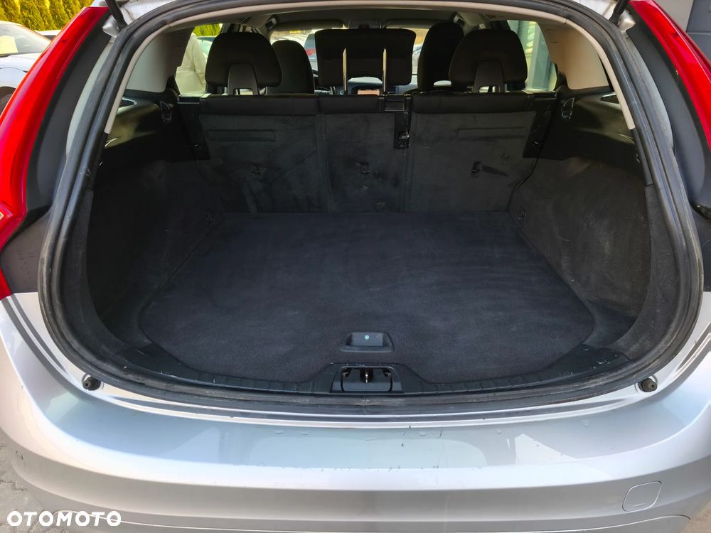 Volvo V60 D2 Drive-E Momentum - 9