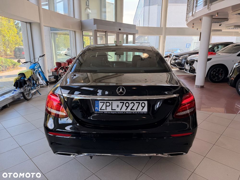 Mercedes-Benz Klasa E 220 d 4-Matic 9G-TRONIC - 6