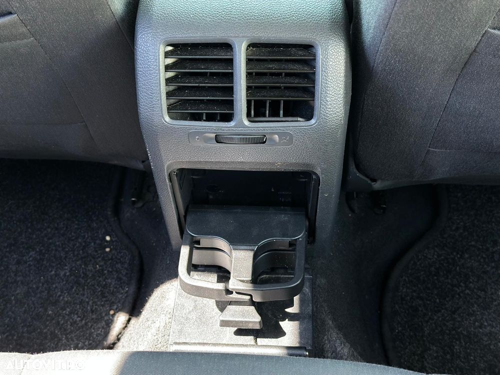 Volkswagen Jetta 1.9 TDI Comfortline - 30