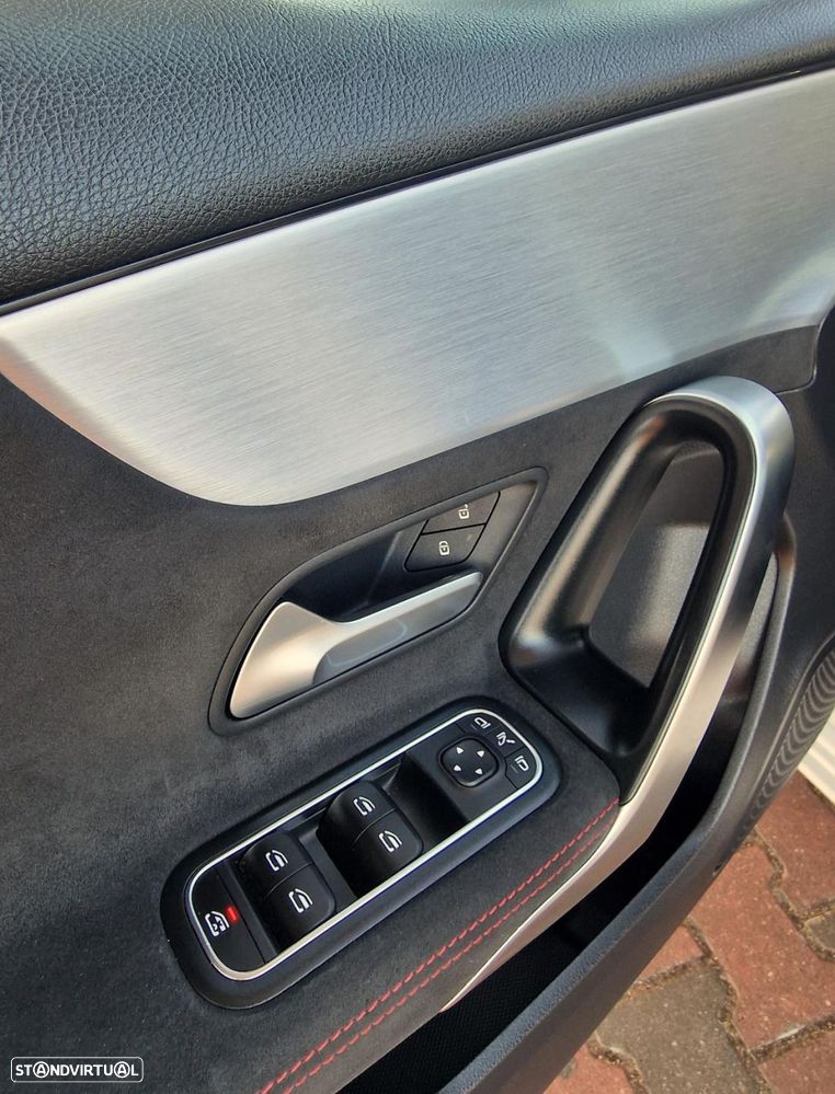 Mercedes-Benz A 180 d AMG Line Aut. — fotografia 11