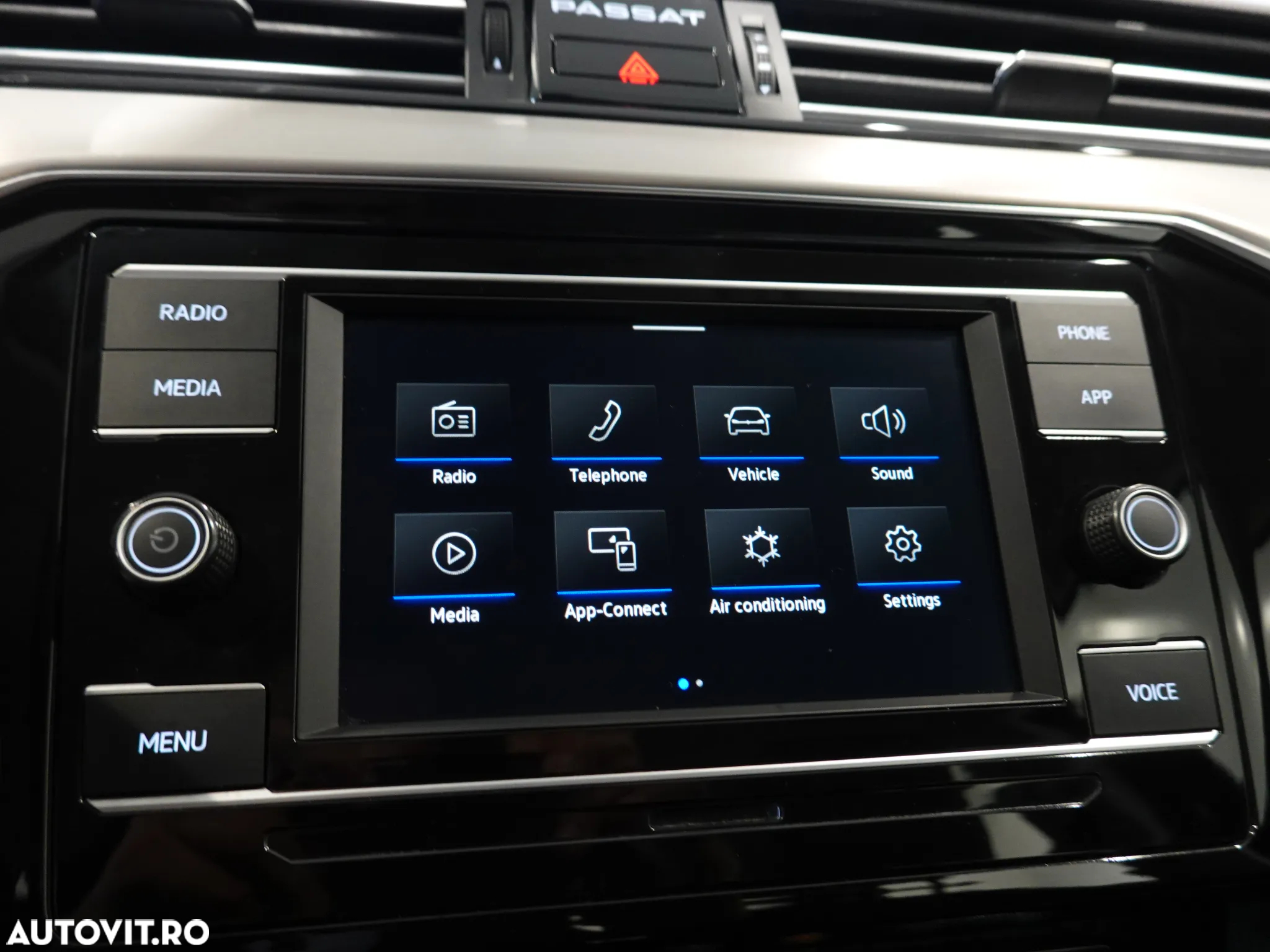 Volkswagen Passat - 25