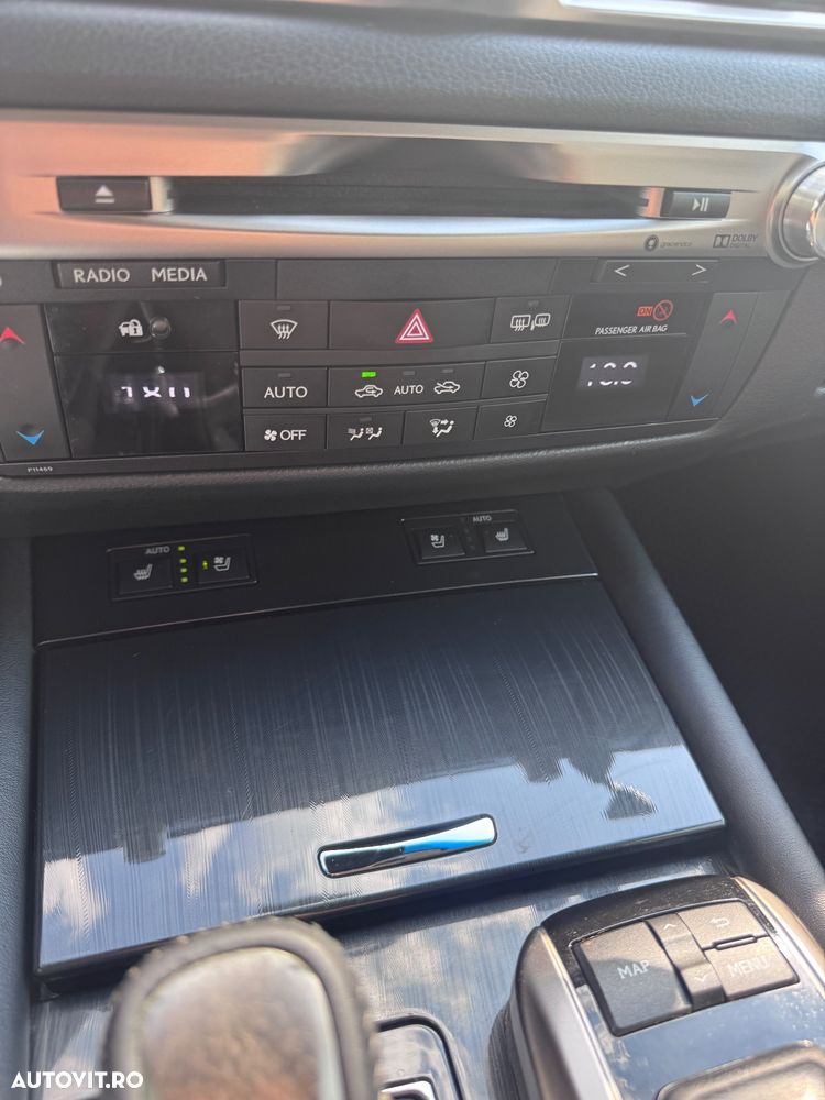 Lexus Seria GS - 16