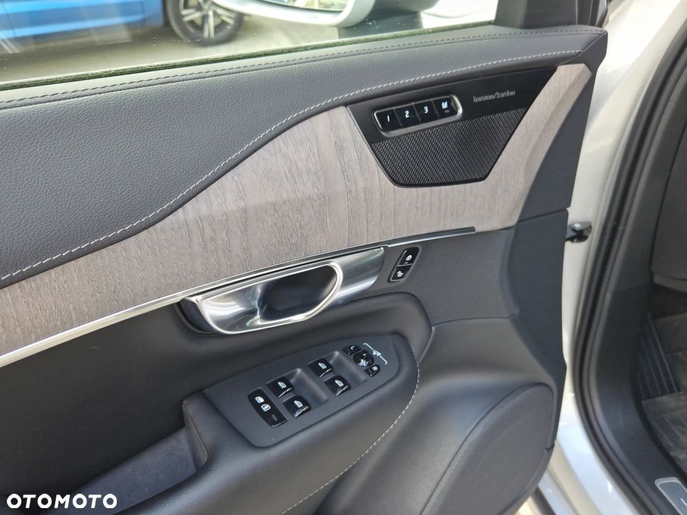 Volvo XC 90 T8 AWD Plug-In Hybrid Inscription 6os - 25