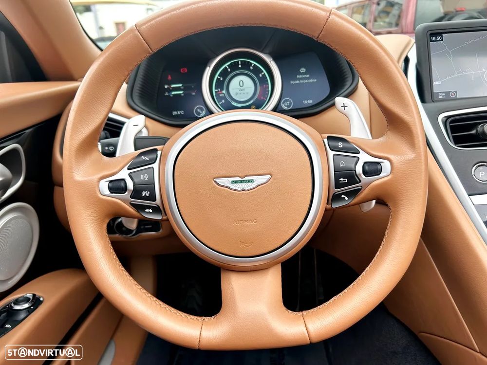 Aston Martin DB11 Coupé V8 Auto - 19