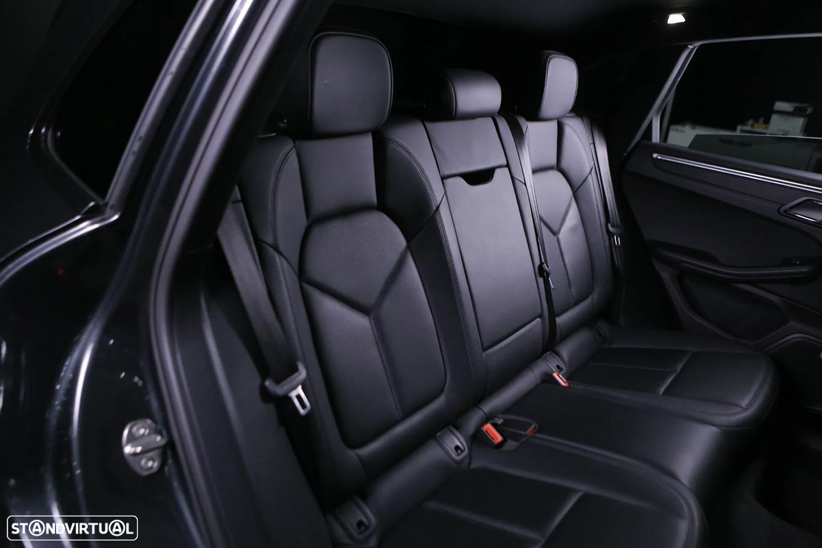 Porsche Macan Standard - 40