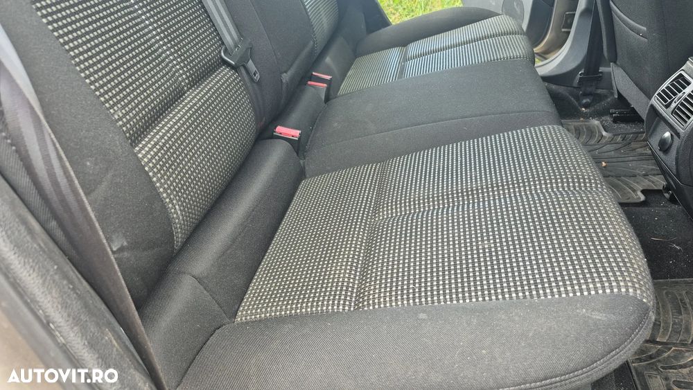 Peugeot 407 HDi 135 Automatik Esplanade - 27