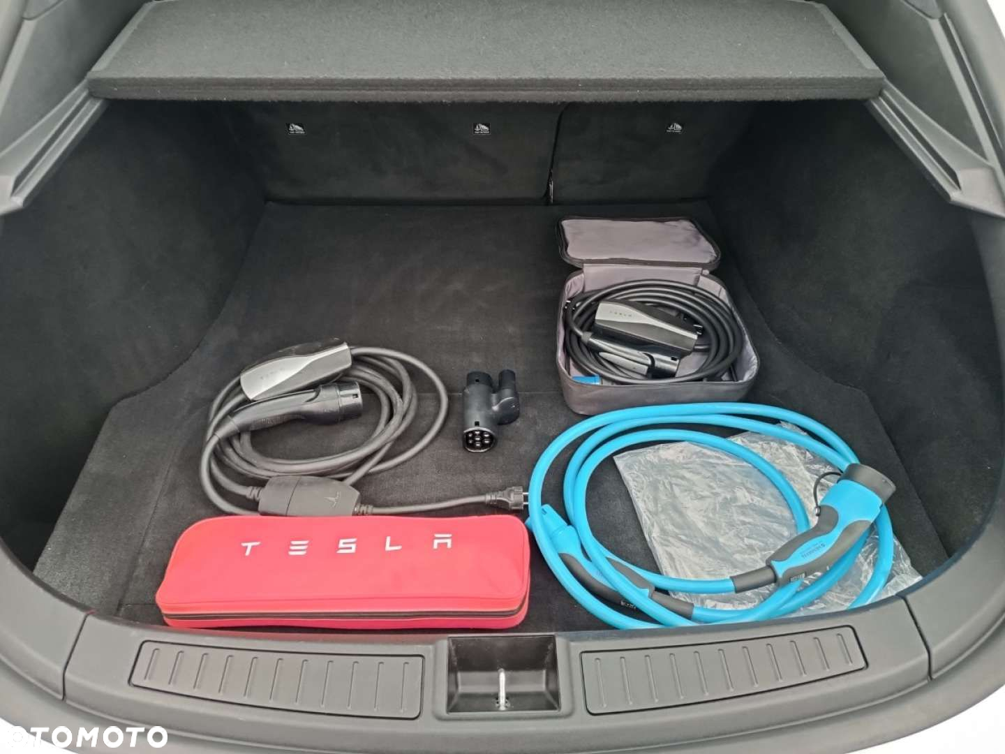 Tesla Model S - 10