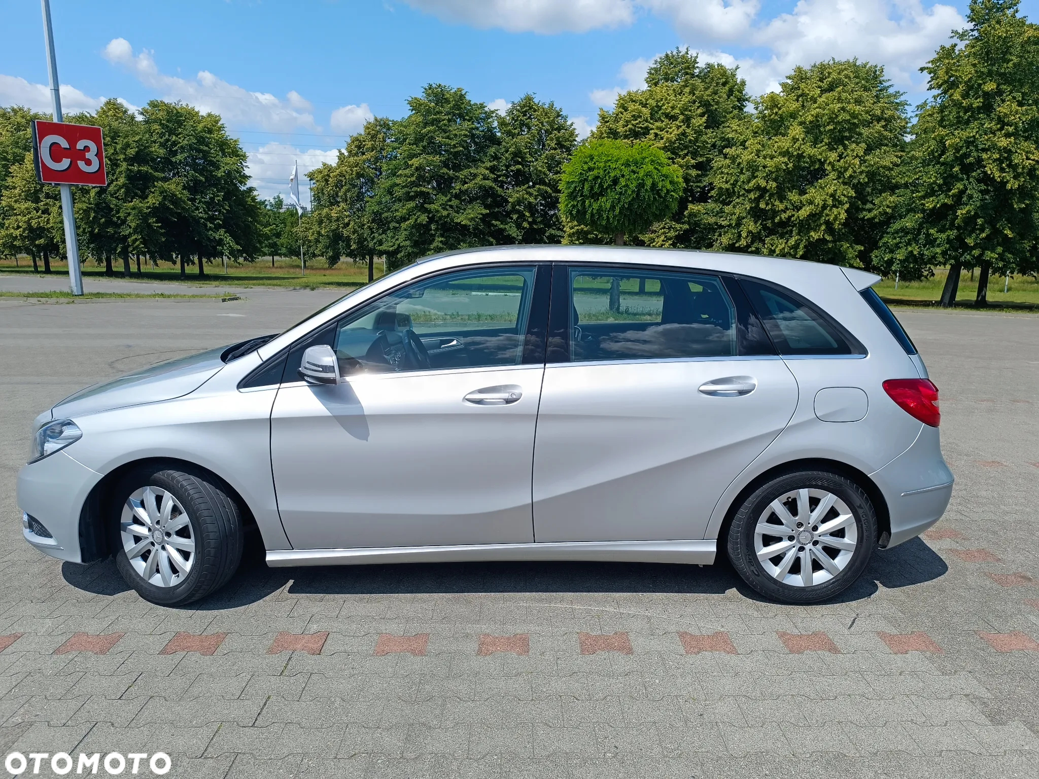 Mercedes-Benz Klasa B 180 (BlueEFFICIENCY) - 12