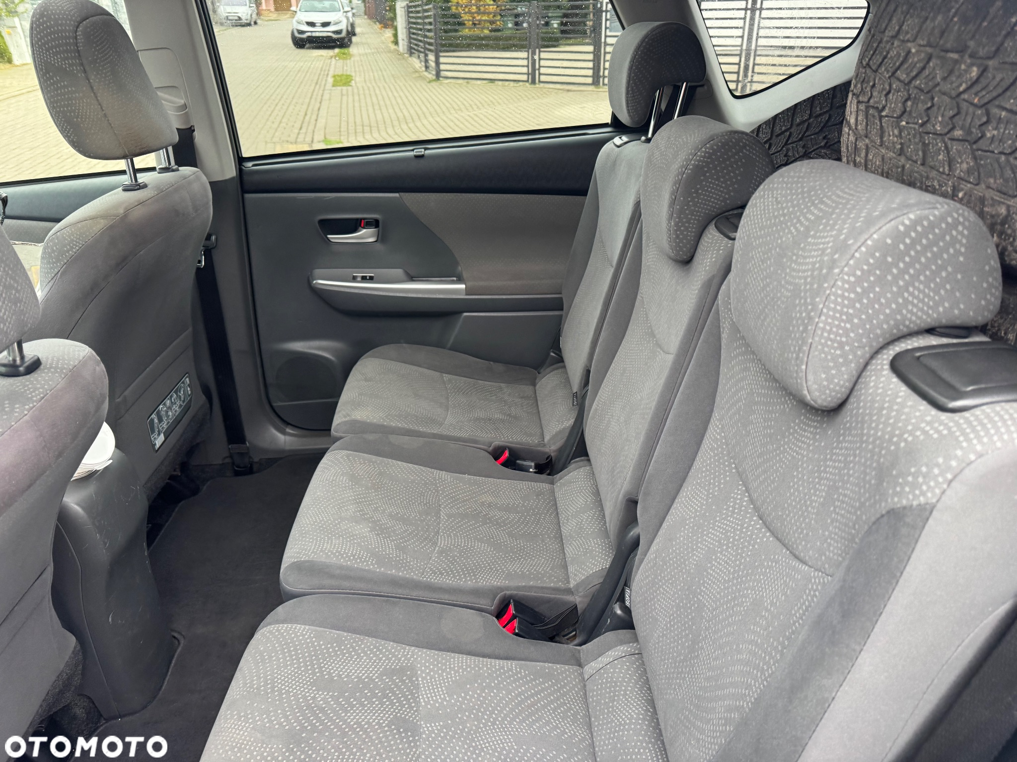 Toyota Prius+ 1.8 HSD Active - 17