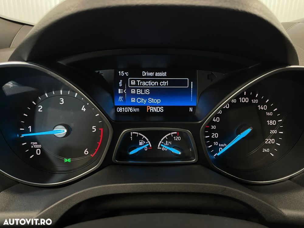 Ford Kuga 2.0 TDCi 4WD Powershift ST-Line - 29