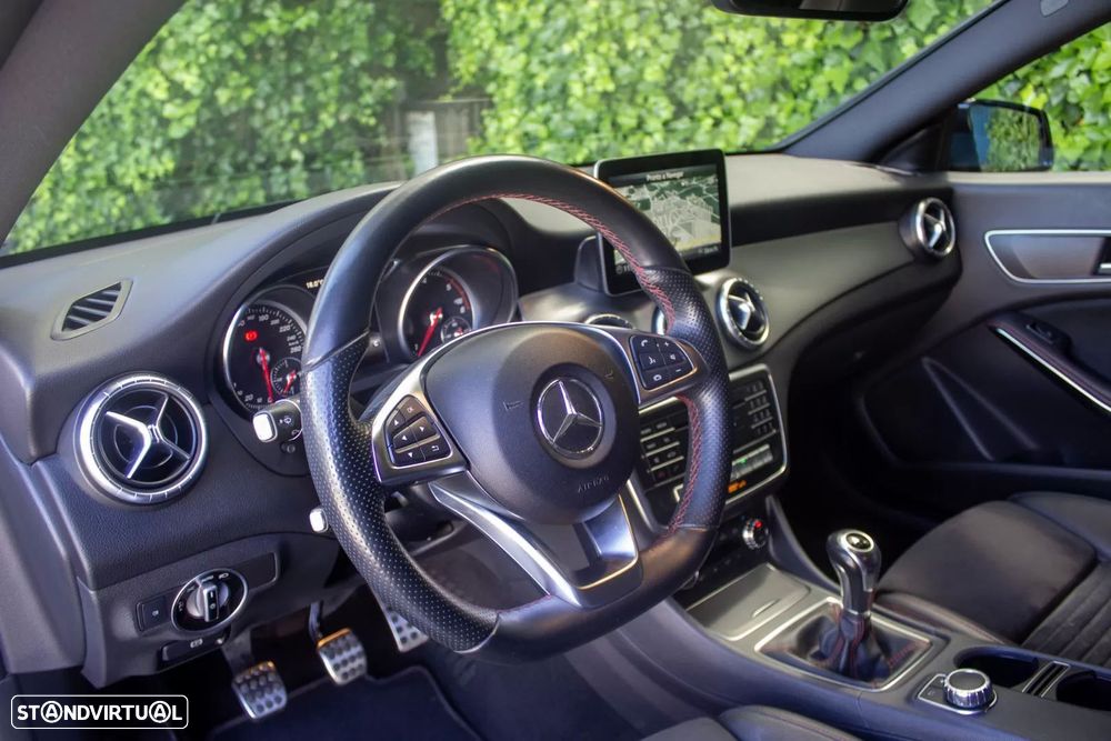 Mercedes-Benz CLA 180 d Shooting Brake AMG Line - 11