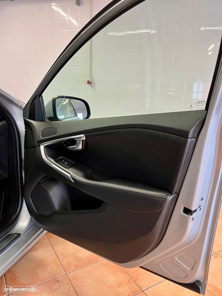 Volvo V40 2.0 D2 R-Design Momentum - 44