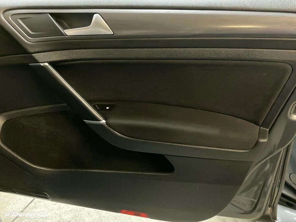 VW Golf Variant 1.6 TDi Confortline - 21