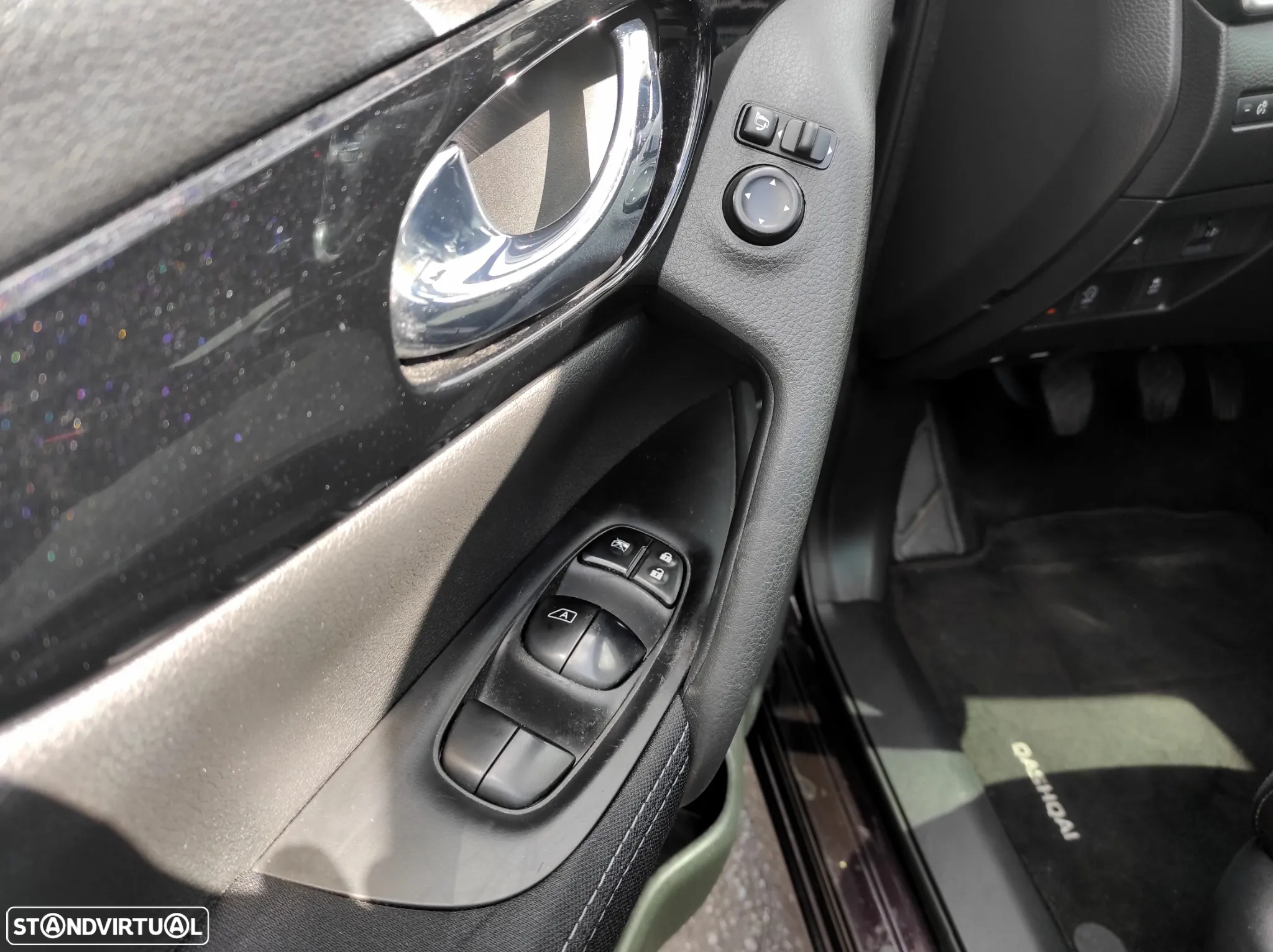 Nissan Qashqai 1.5 dCi N-Connecta 18 - 23