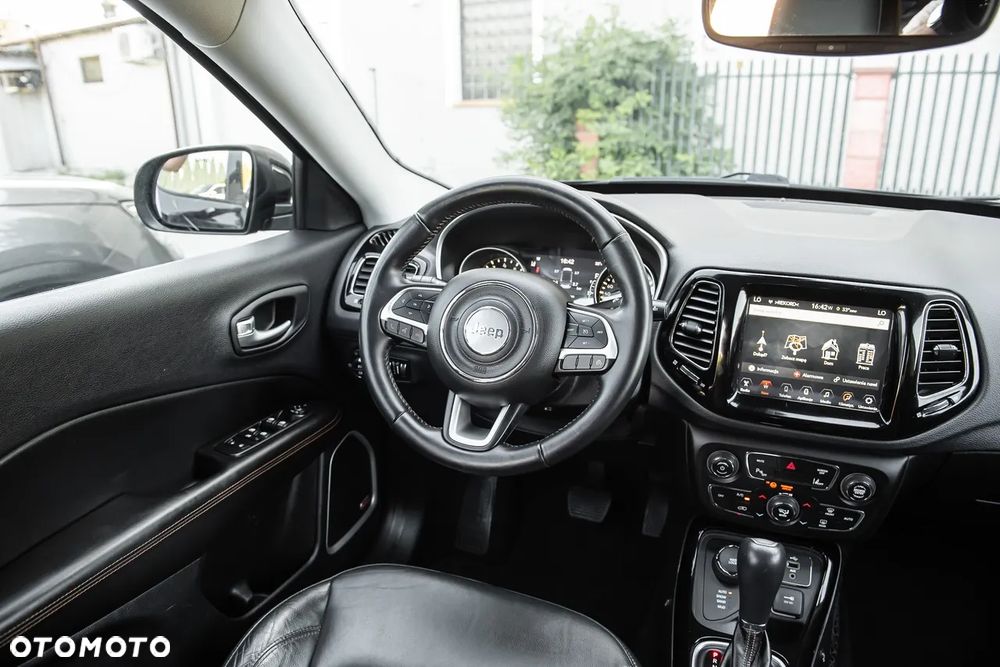 Jeep Compass - 27