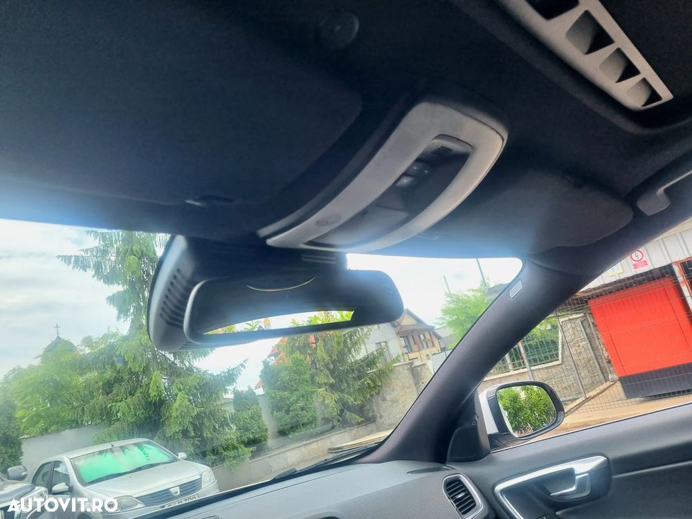 Volvo V60 D6 Plug-In-Hybrid AWD Geartronic Summum - 8