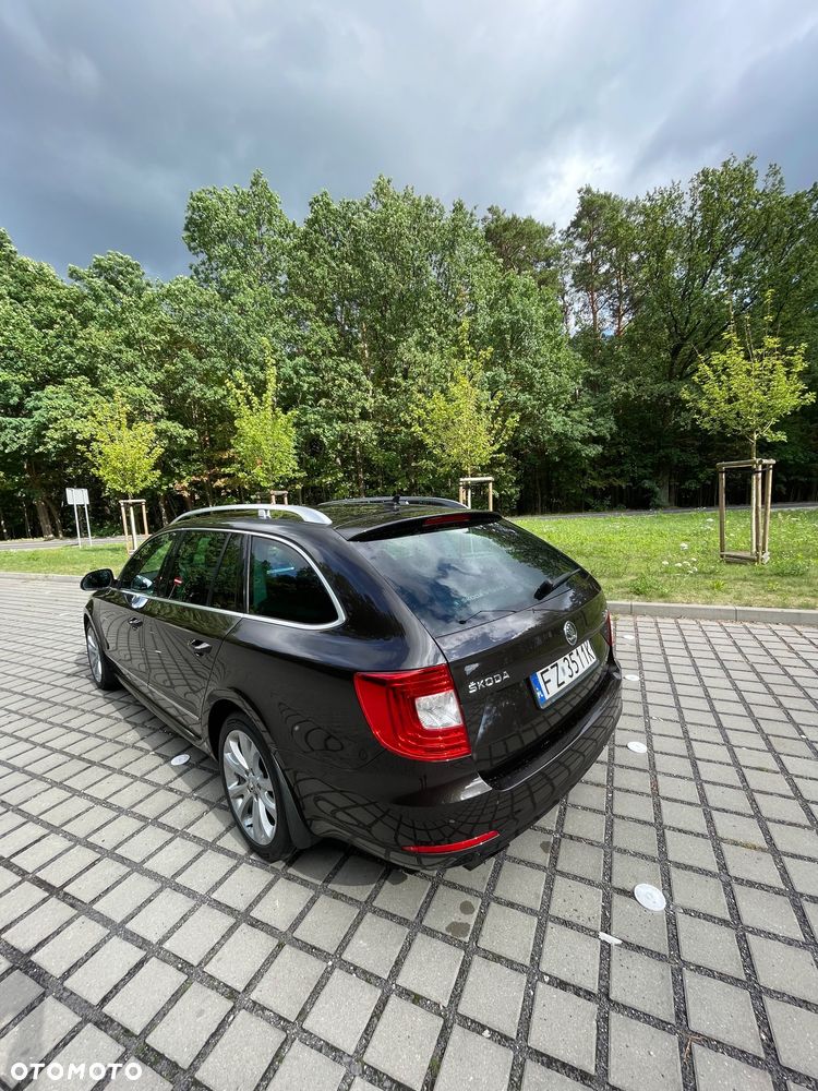 Skoda Superb 2.0 TDI Ambition - 11