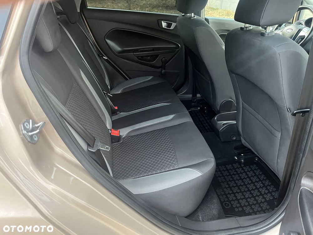 Ford Fiesta 1.25 Platinium X - 31