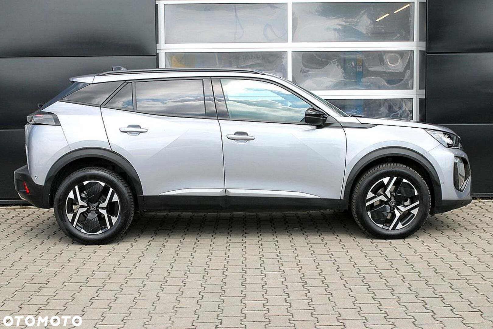 Peugeot 2008 - 11