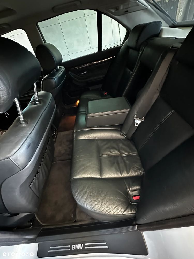 BMW Seria 7 740i V8 - 21