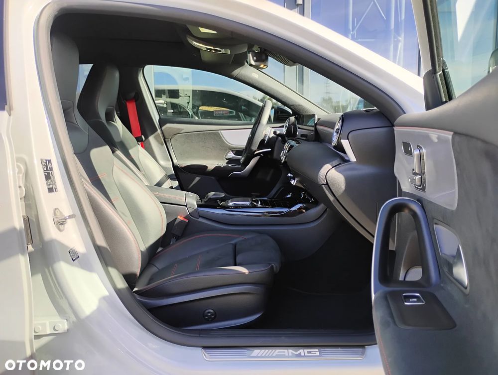 Mercedes-Benz Klasa A 35 AMG 4-Matic 7G-DCT - 17