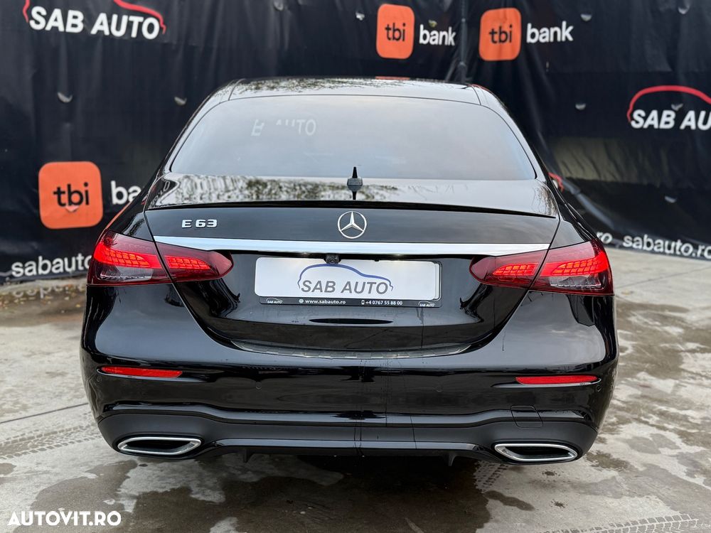 Mercedes-Benz E 220 d 4Matic T 9G-TRONIC AMG Line - 24