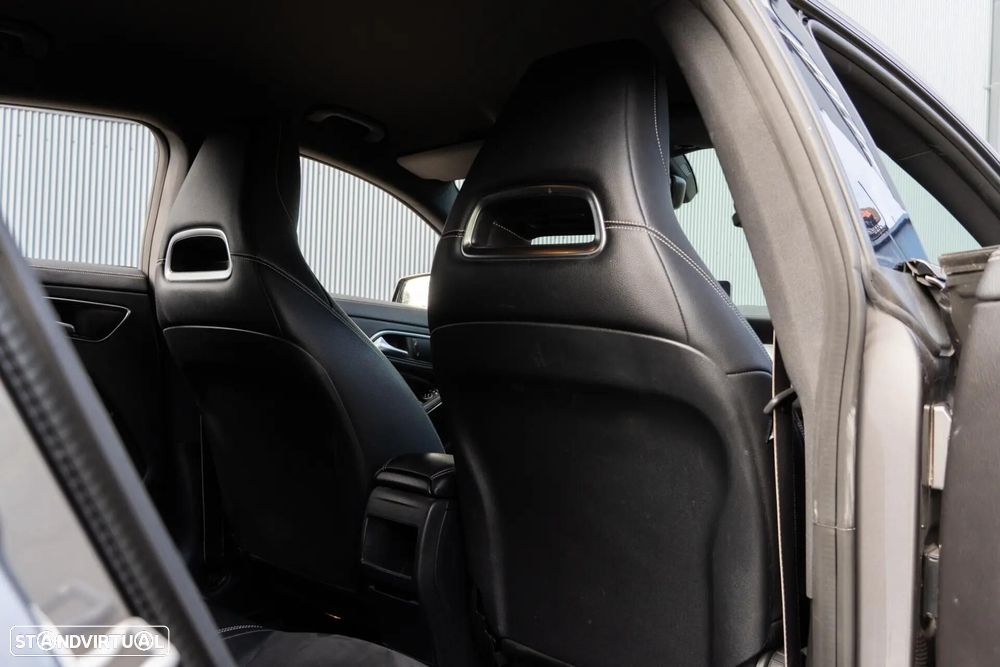 Mercedes-Benz CLA 180 d Shooting Brake AMG Line - 30