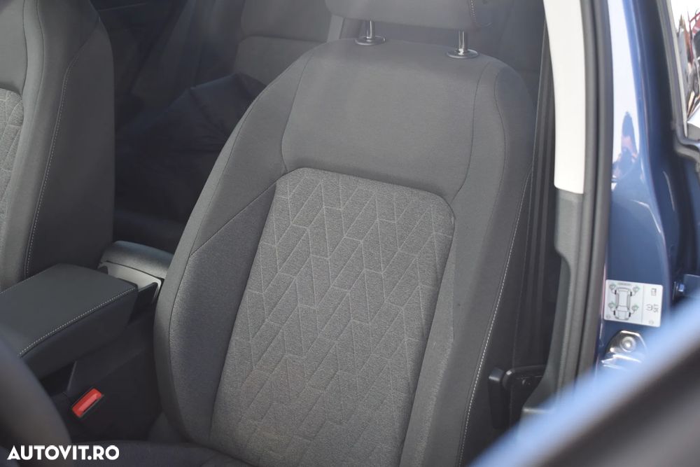 Volkswagen Golf 1.5 eTSI DSG MHEV Life - 9