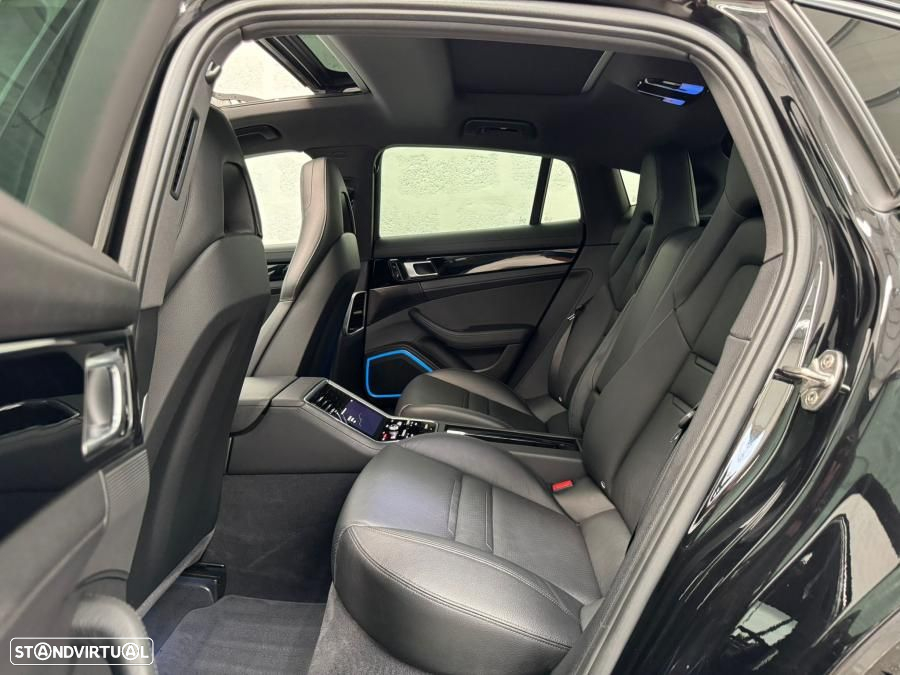 Porsche Panamera 4 E-Hybrid Executive - 42