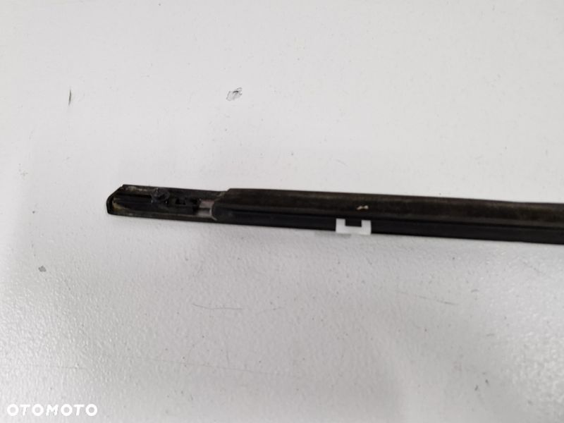 KIA CEED II 2 LISTWA ZGARNIAJĄCA DRZWI PRAWY TYŁ TYLNA CHROM - 7
