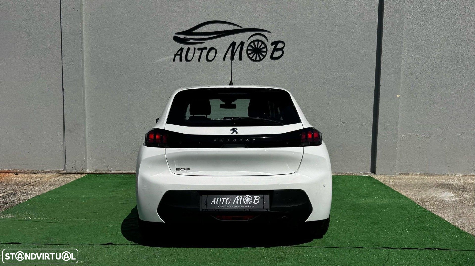 Peugeot 208 1.2 PureTech Allure EAT8 - 8