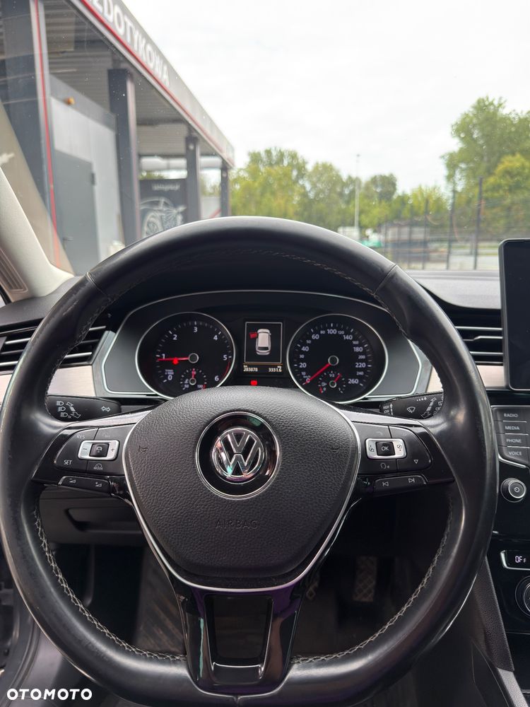 Volkswagen Passat 2.0 TDI BMT Highline - 11