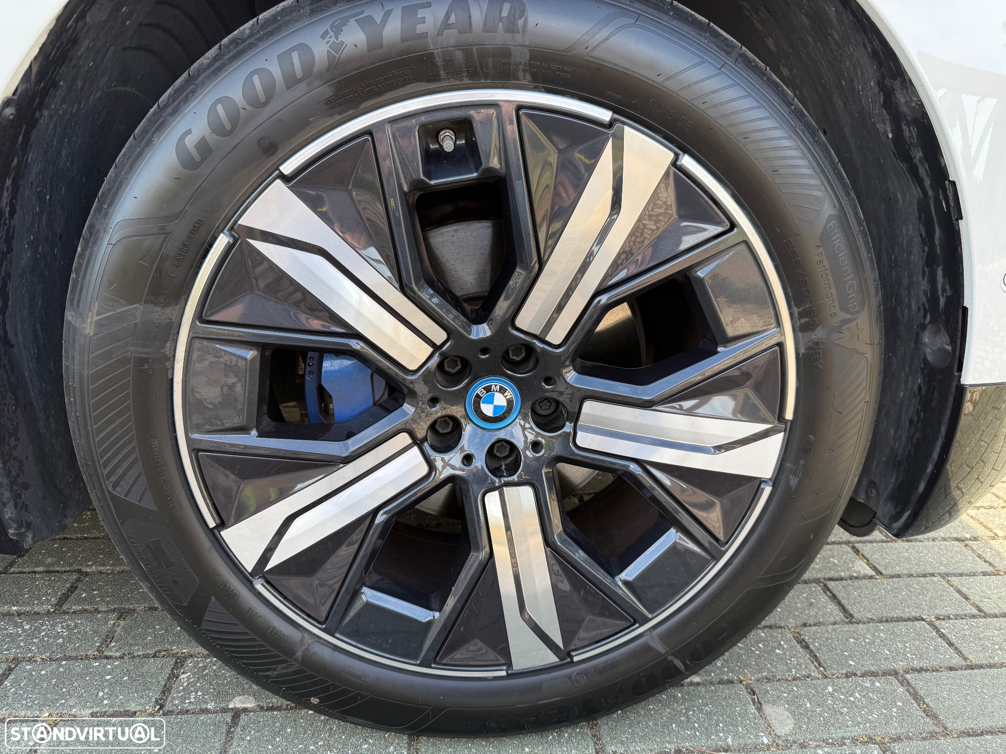 BMW iX xDrive 40 Pack Desportivo - 21